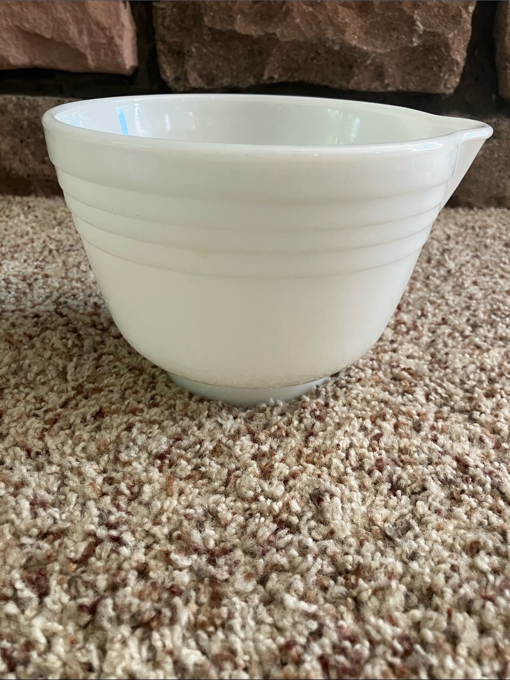 Pyrex White Glass Mixing Bowl with Pour Spout